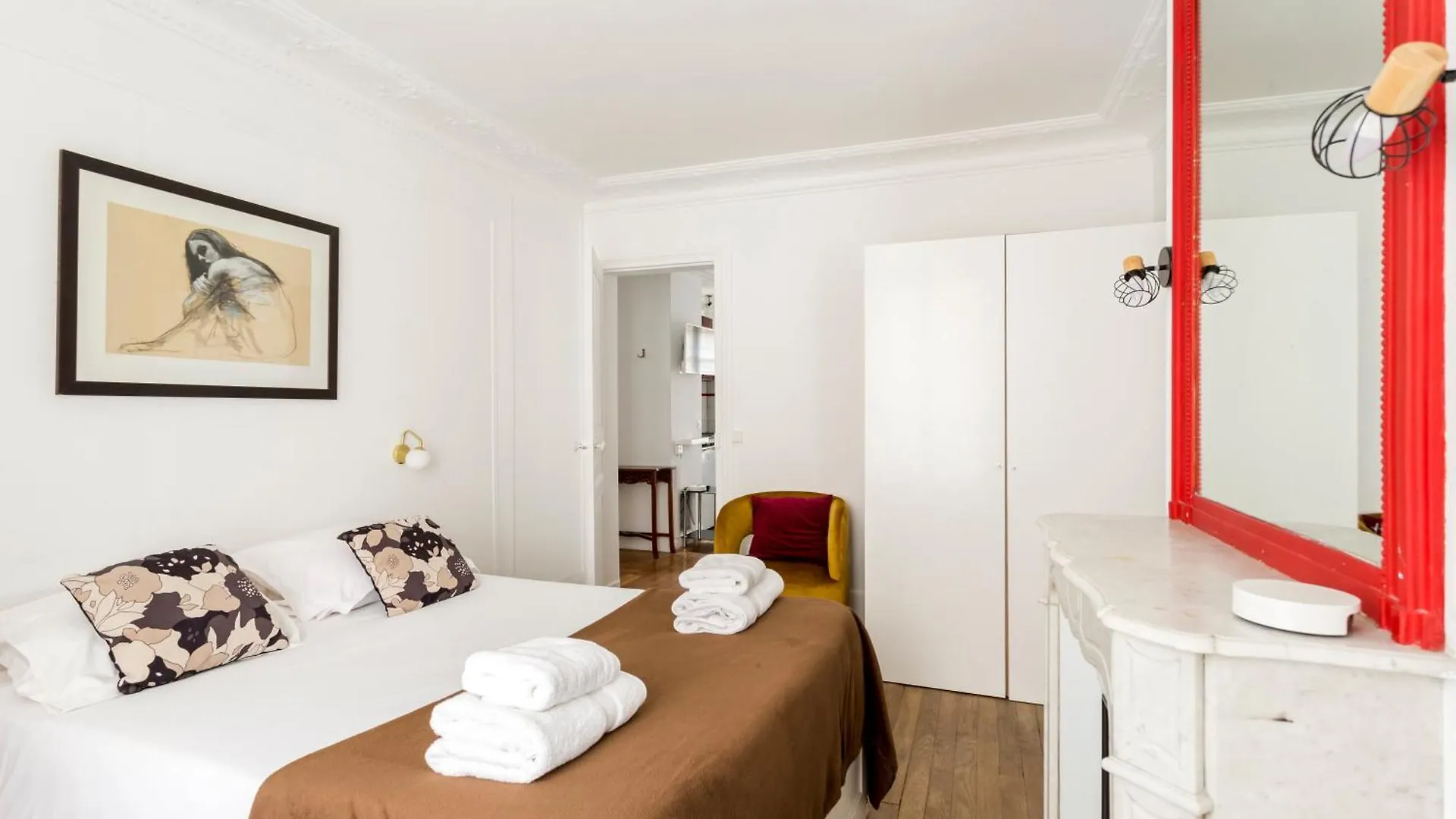 Saint Paul Le Marais Charlemagne Apartment
